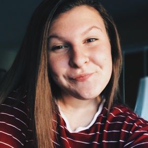 Meet your Posher, Abigail